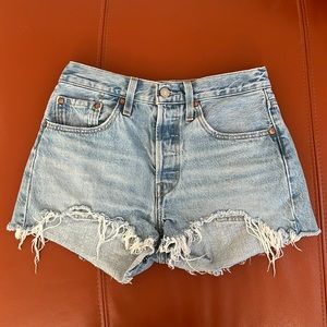 Levi’s 501 Denim Shorts 26